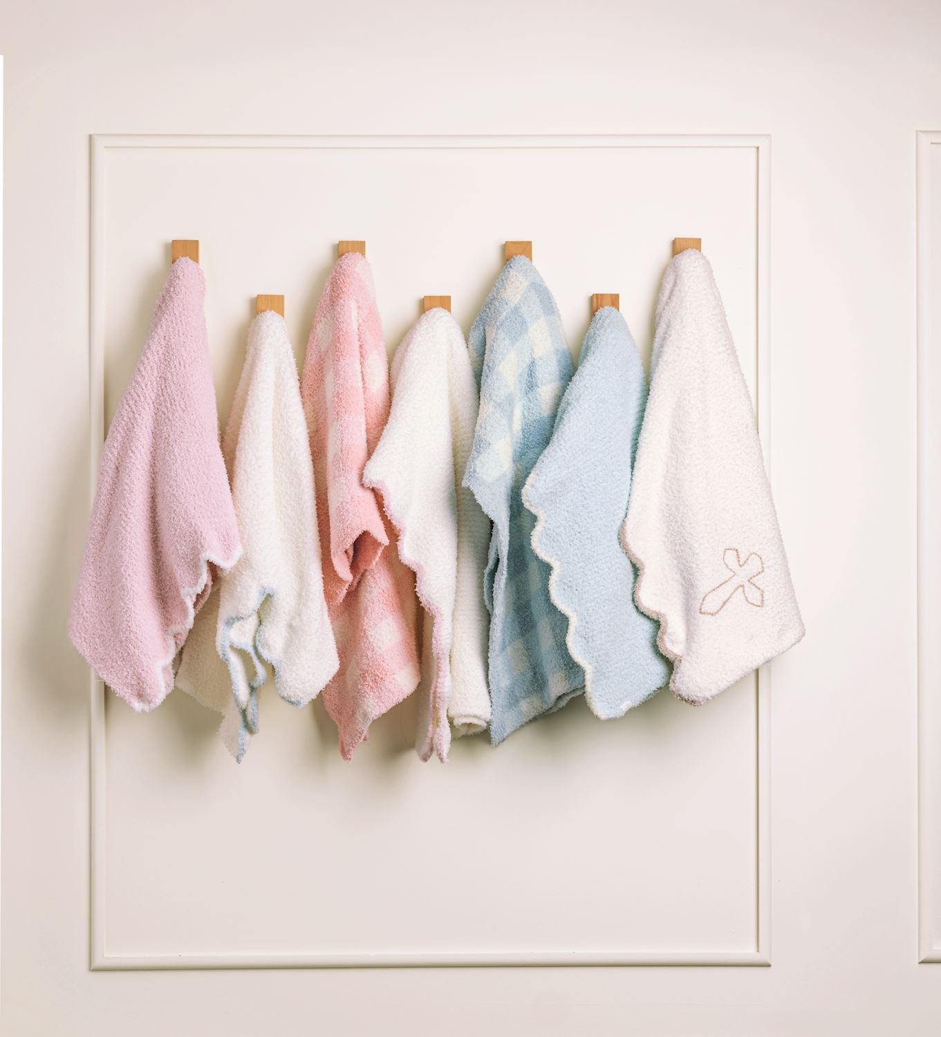 Mudpie Bow Knit Blanket