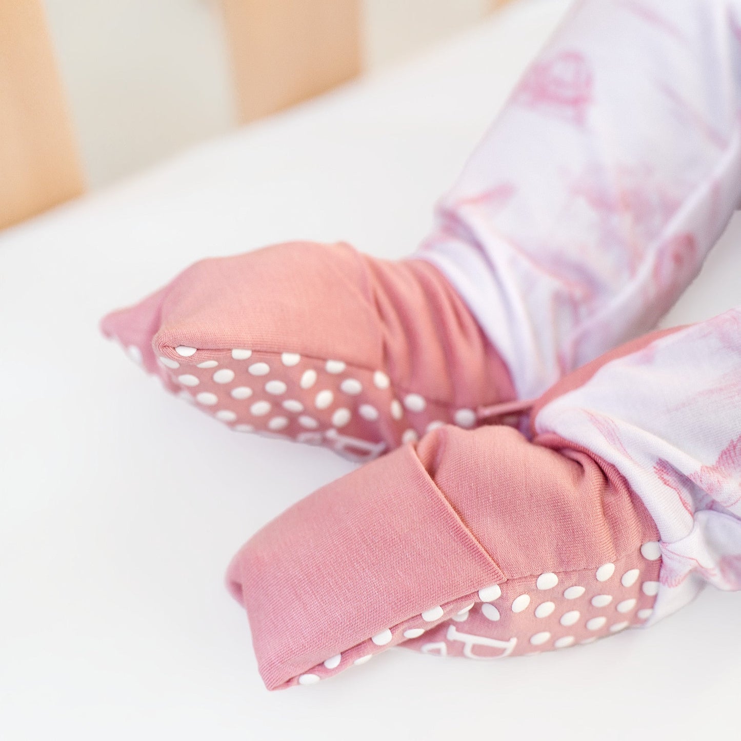 PEARLS AND PELICANS Pink Bayou Toile Zip-Up
